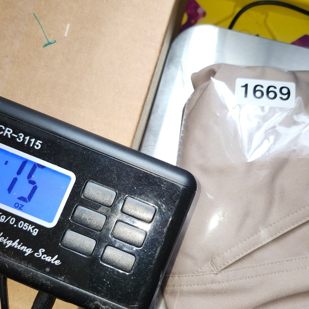Nike Men's Tan Chinos - Picture 9 of 10